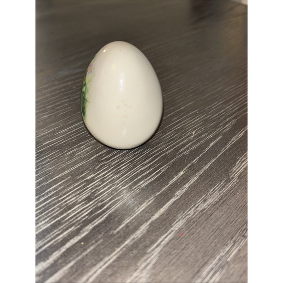 Hand‎ Painted Glazed Egg Bunny In Garden  Great For Easter - Picture 3 of 4